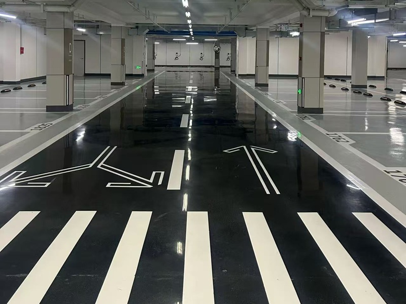 西安地下车库适合做环氧地坪还是固化地坪？